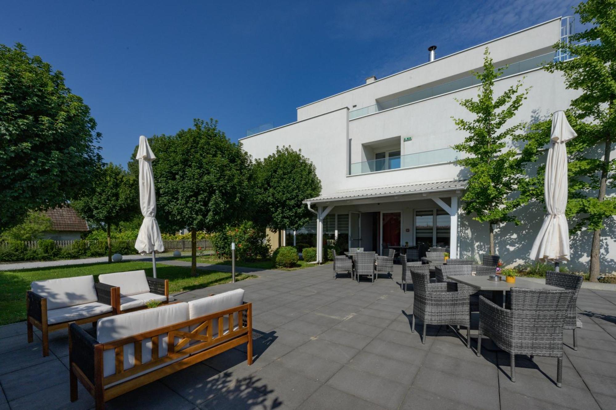 Hotel Magdalena Zagreb Bagian luar foto