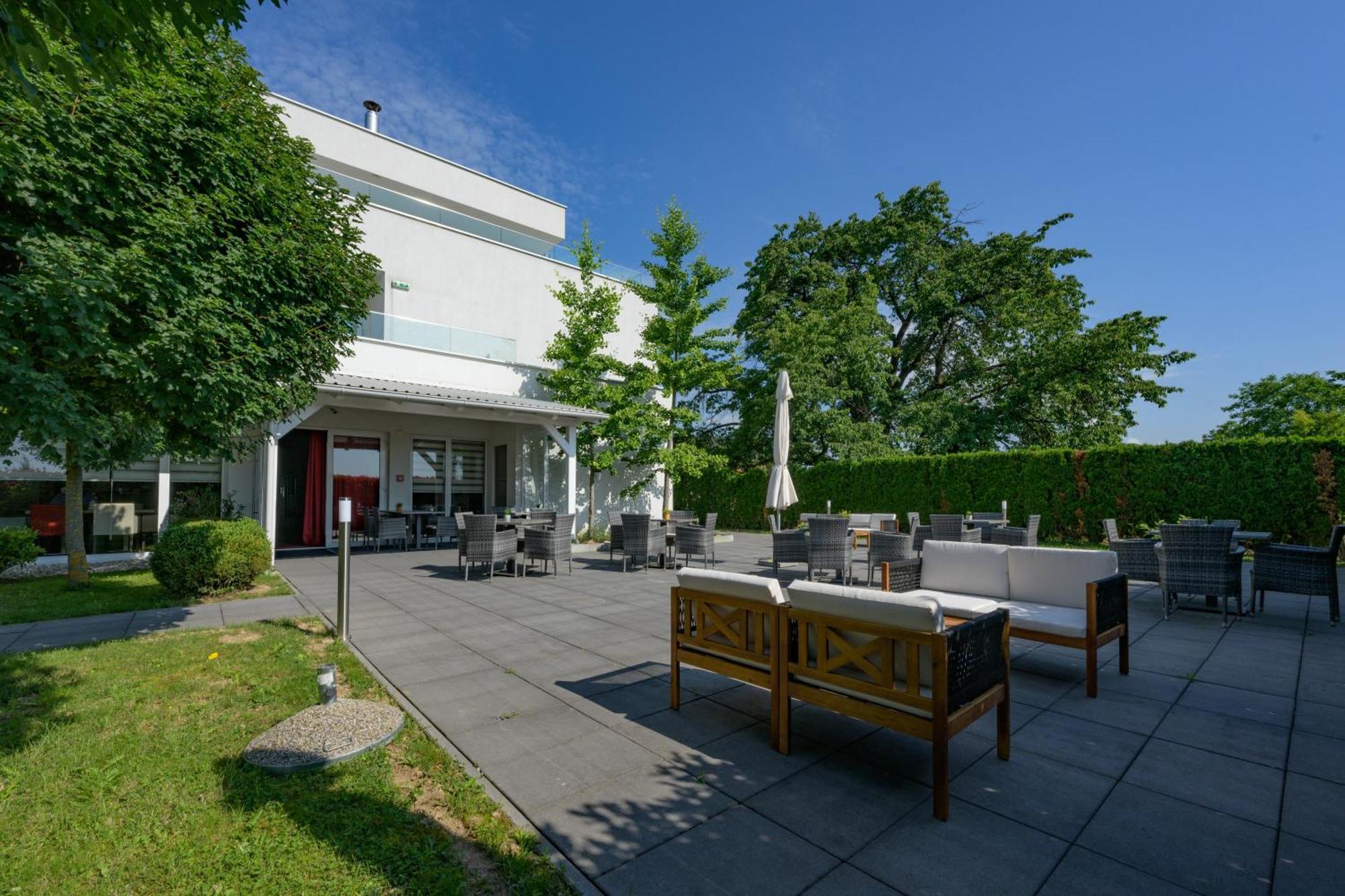 Hotel Magdalena Zagreb Bagian luar foto
