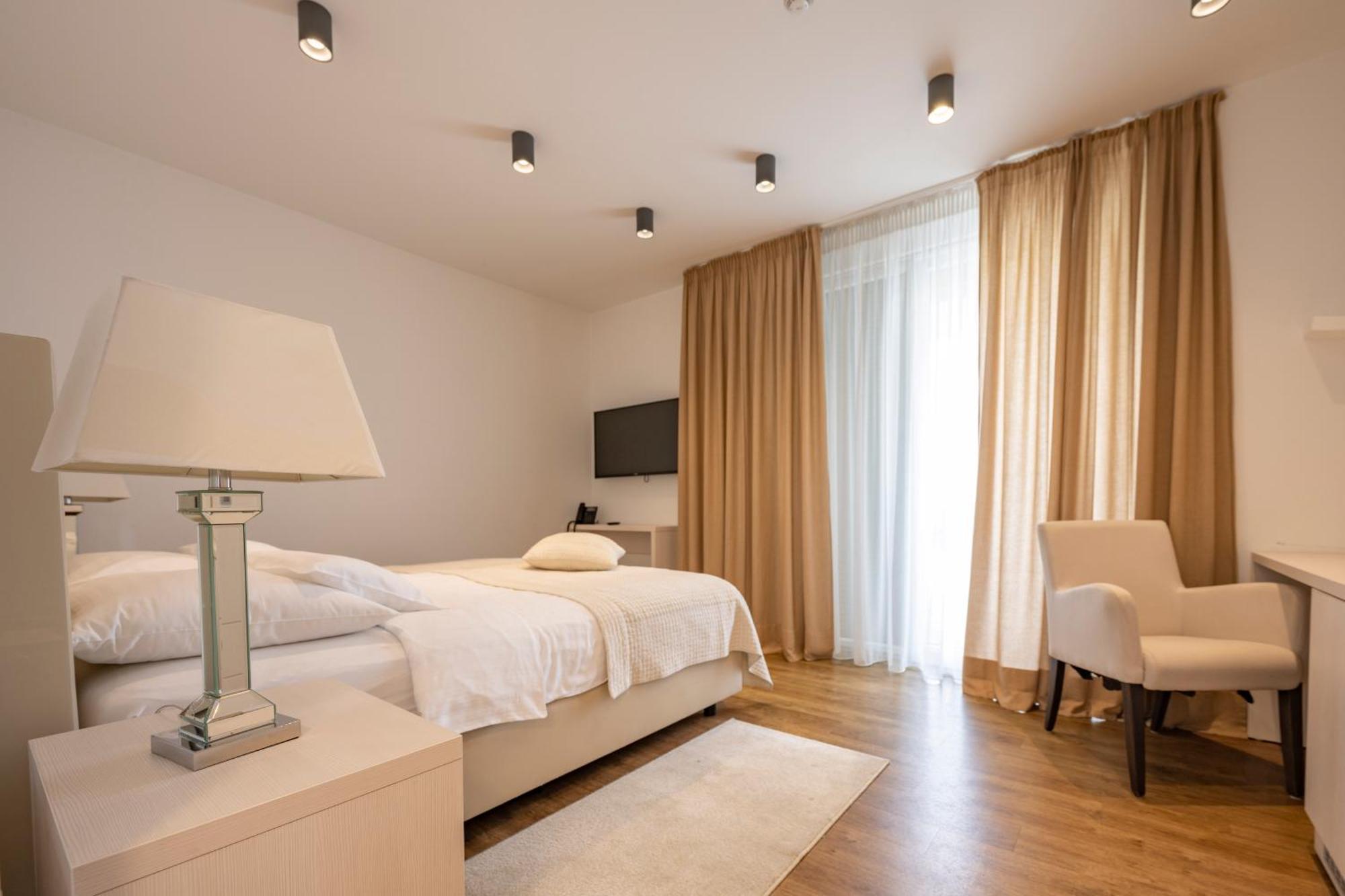 Hotel Magdalena Zagreb Bagian luar foto
